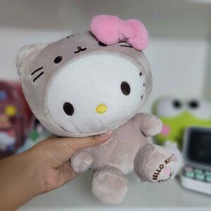 SANRIO Hello Kitty X Pusheen Costume Plush 9.5" 2021 Hot Topic Collectible